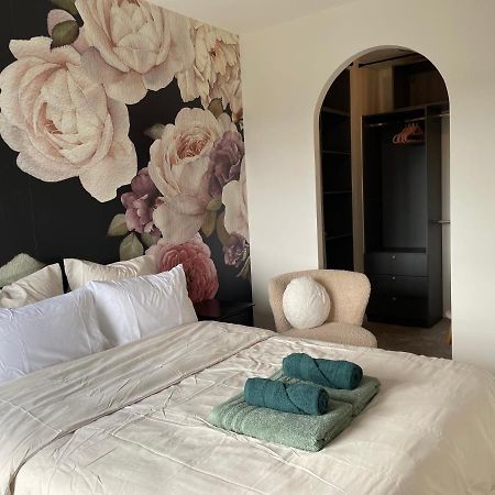 Rose Blossom Apartment In Paris ヴァンヴ エクステリア 写真